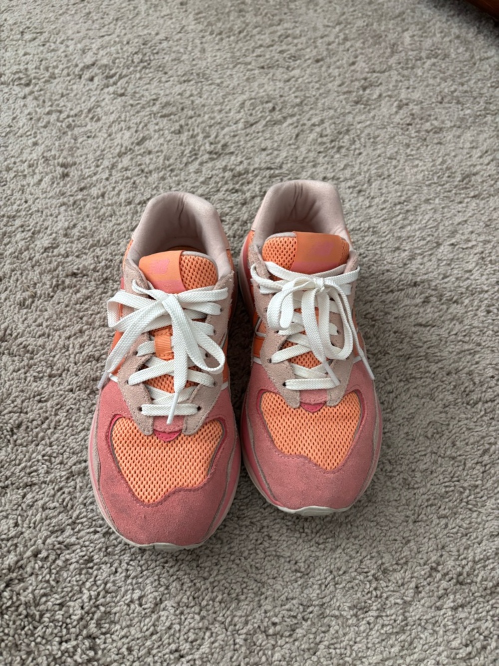 New Balance 57/40 Valentine’s Day (Women’s) - Picture 3 of 4